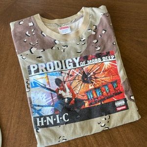 Supreme size M